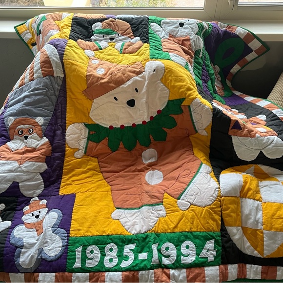 Marshall Fields Santa Bear Blanket celebrating first 10 years of the Santa Bear! - Picture 5 of 10